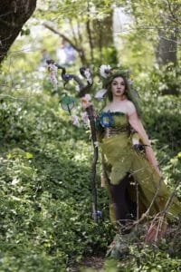 Fearne cosplay by Jara Barrett @jara_b_sewing || Photography by @photos.byliam