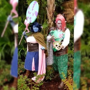 Caduceus: @Rexxcosplay (Instagram) || Jester: @Risa_Cupcake (Instagram) || Photography by @Twincastcosplay ||Jester shirt and skirt by Vintage Muse Design (Facebook)