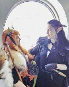 Vax: Cosplay by @spookyoakiecosplay || Keyleth: Cosplay by @klingen_cosplay || Photography by @cospliay
