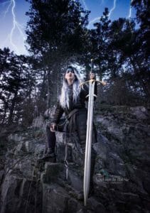 Yasha Cosplay by @jupiter.creative (Instagram) || Photography by @girl_with_the_blue_hair (Instagram)