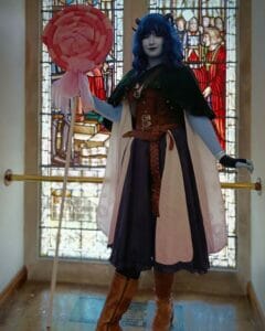 Jester Cosplay by @enchanter_lulu || Photography by @serenstars.cos