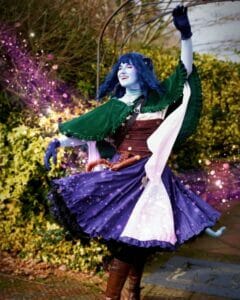 Jester Cosplay by @enchanter_lulu || Photography by @cosplayculturephotography
