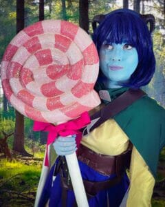 Jester Cosplay and Editing by @enchantingteamagic || Photography by @ellangelics