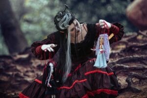 Laudna Cosplay and Imodna Dolls by @simihlia (Instagram) || Photography by @thepuddinsphoto (Instagram)